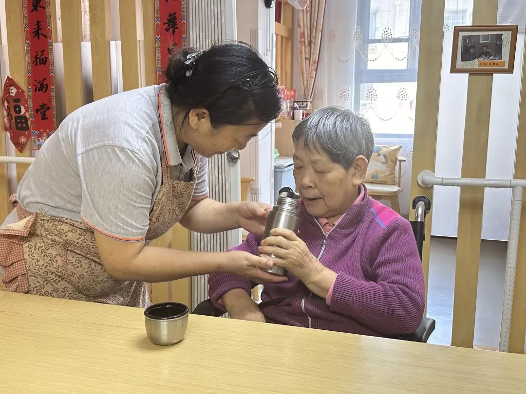 養(yǎng)老服務(wù)記丨試試社區(qū)里的“智慧養(yǎng)老”！