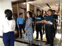 哈爾濱市香坊區(qū)政府領(lǐng)導(dǎo)一行11人蒞臨我公司參觀(guān)考察